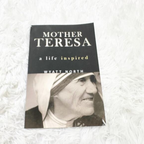 Mother Teresa A Life Inspired Wyatt North Paperback Book - Picture 1 of 5